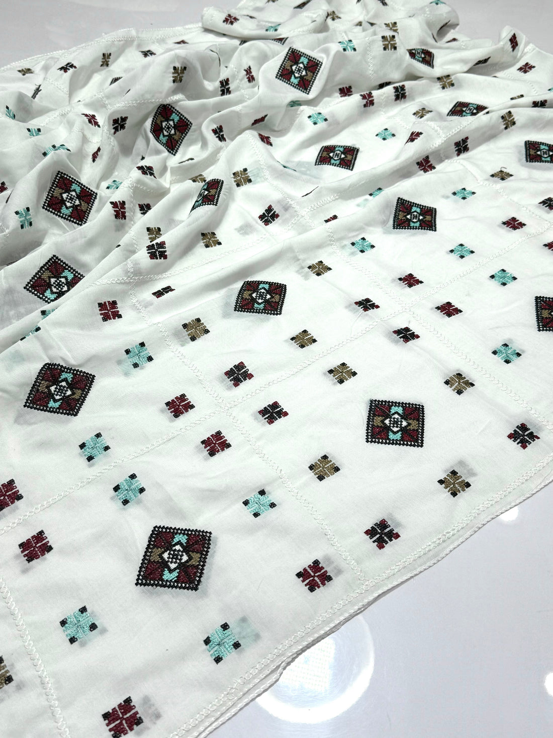 Swiss Lawn Chadar