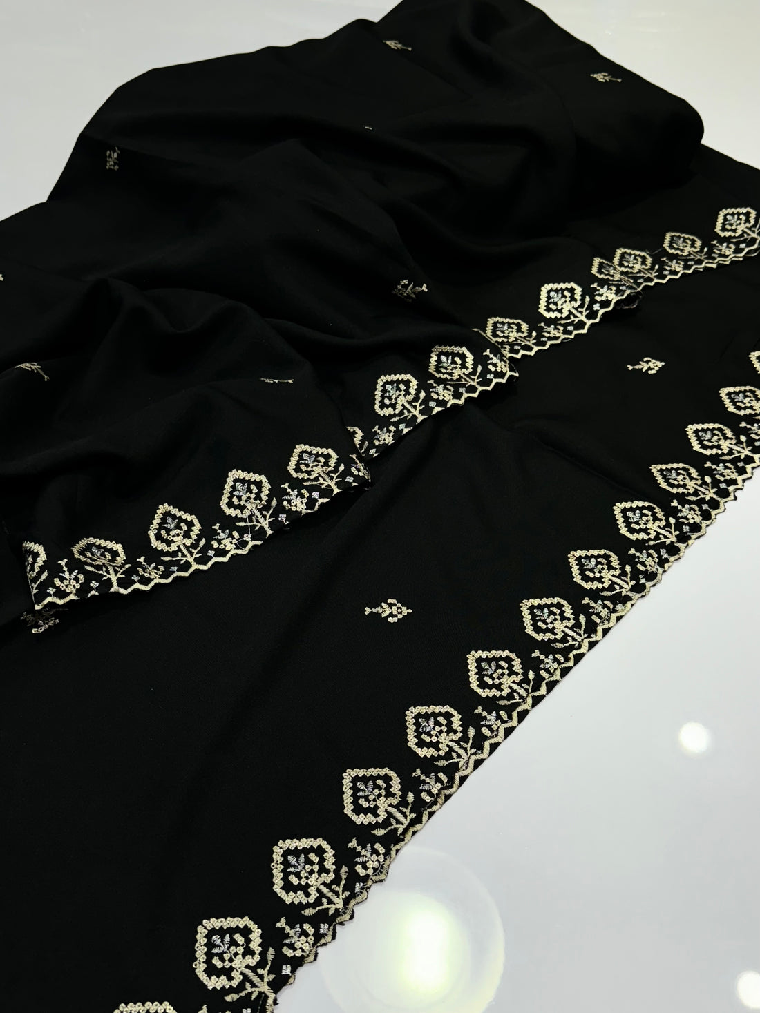 Swiss Lawn Chadar