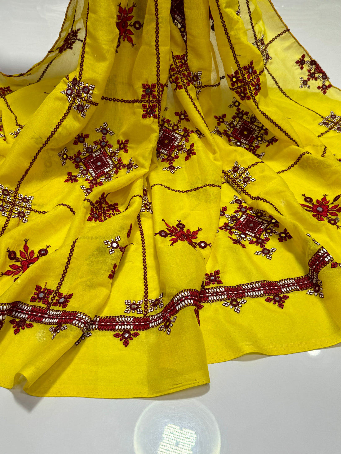 Taj Swiss Lawn