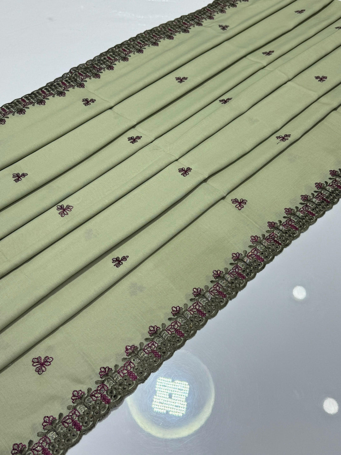 Swiss Lawn Chadar