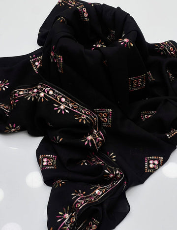 Swiss Lawn
Machine Balochi Embroidery Chadar