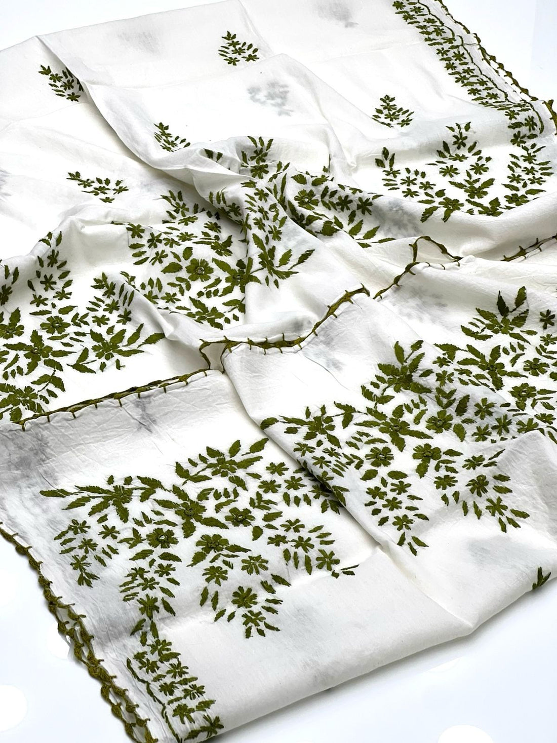 Elegant And Beautiful Multani Hand Made Embroidered Pure Lawn Chadar