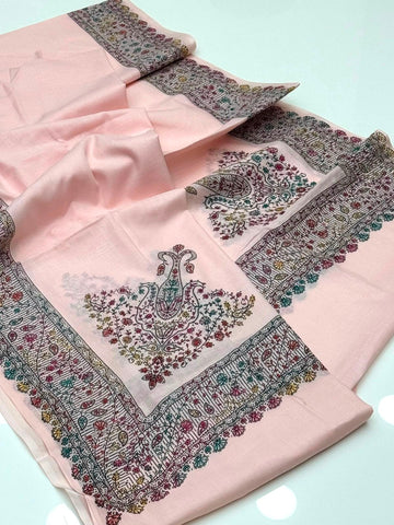 Pure Lawn
Kashmiri Hand Made Embroidery With Block Print Chadar