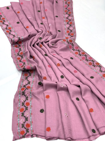 Pashmina Shawl
Machine Cross Stitch Embroidery