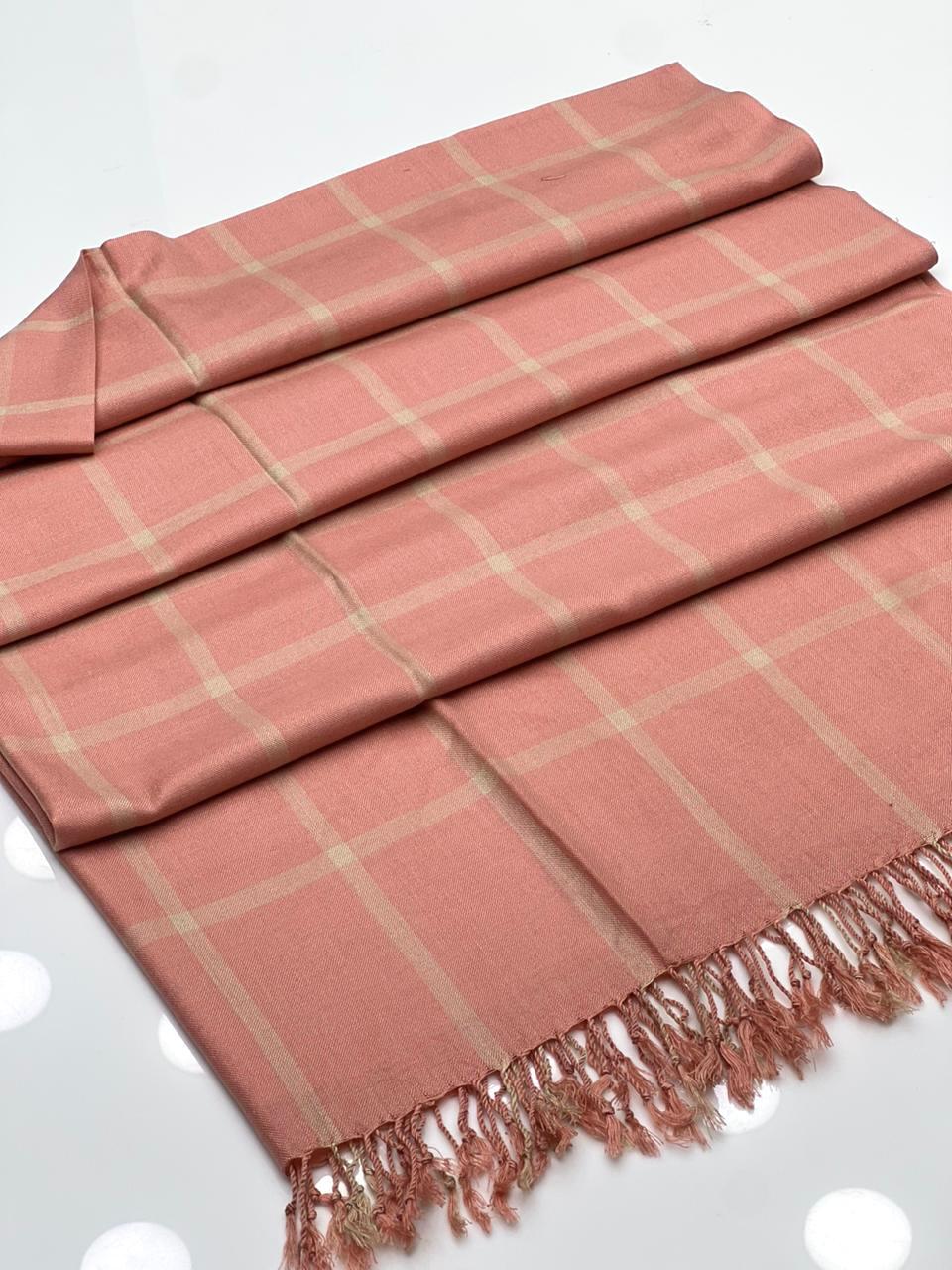 Pashmina Shawl
Elegant And Beautiful Banarsi