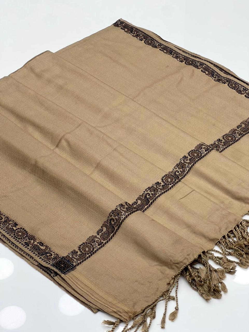 Pashmina
Beautiful Banarsi Shawl