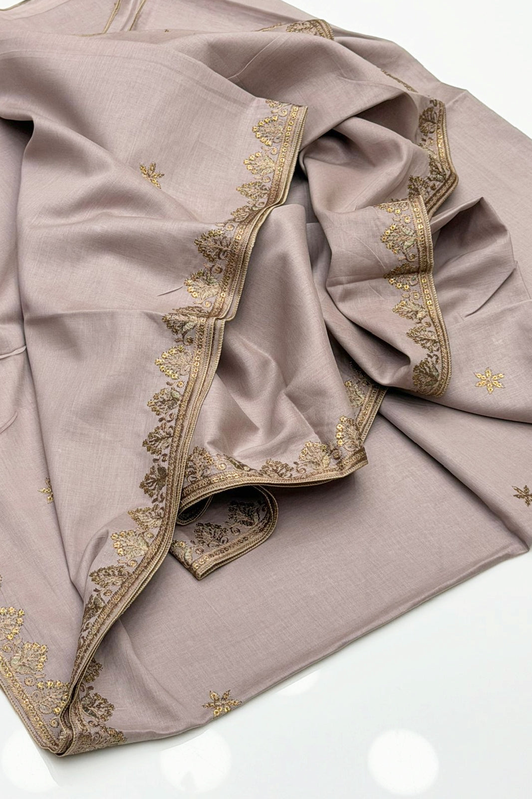 Pure Lawn 
Beautiful Machine Embroidery Chadar
