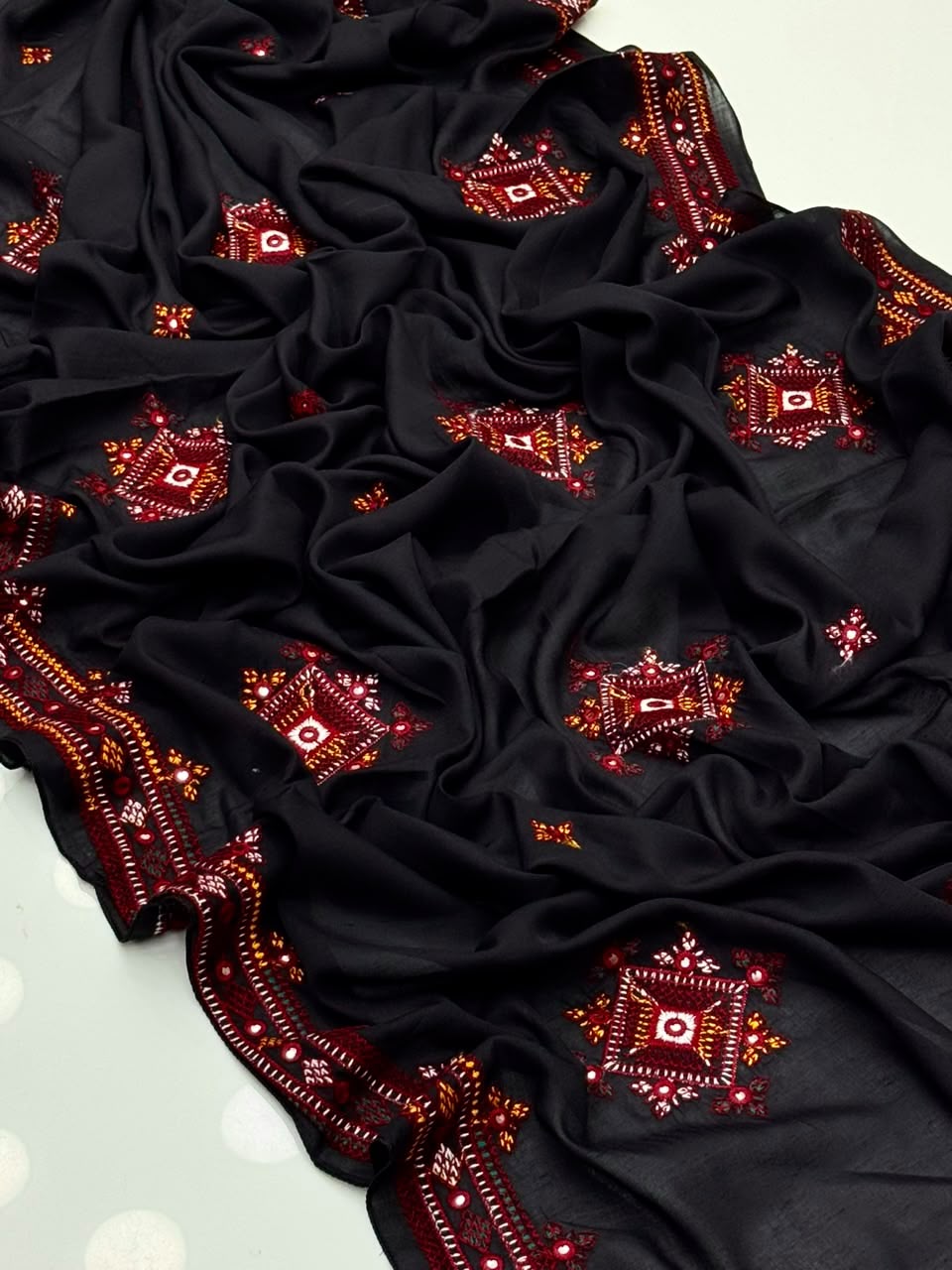 Swiss Lawn
Machine Balochi Embroidery Chadar