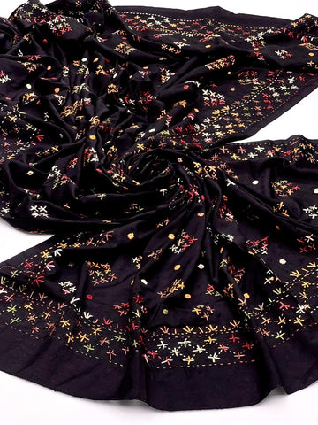 Swiss Lawn Fabric
Beautiful Hand Made Multani Embroidery Chadar
