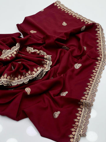 Swiss Lawn Fabric
Elegant And Beautiful Machine Embroidery chadar