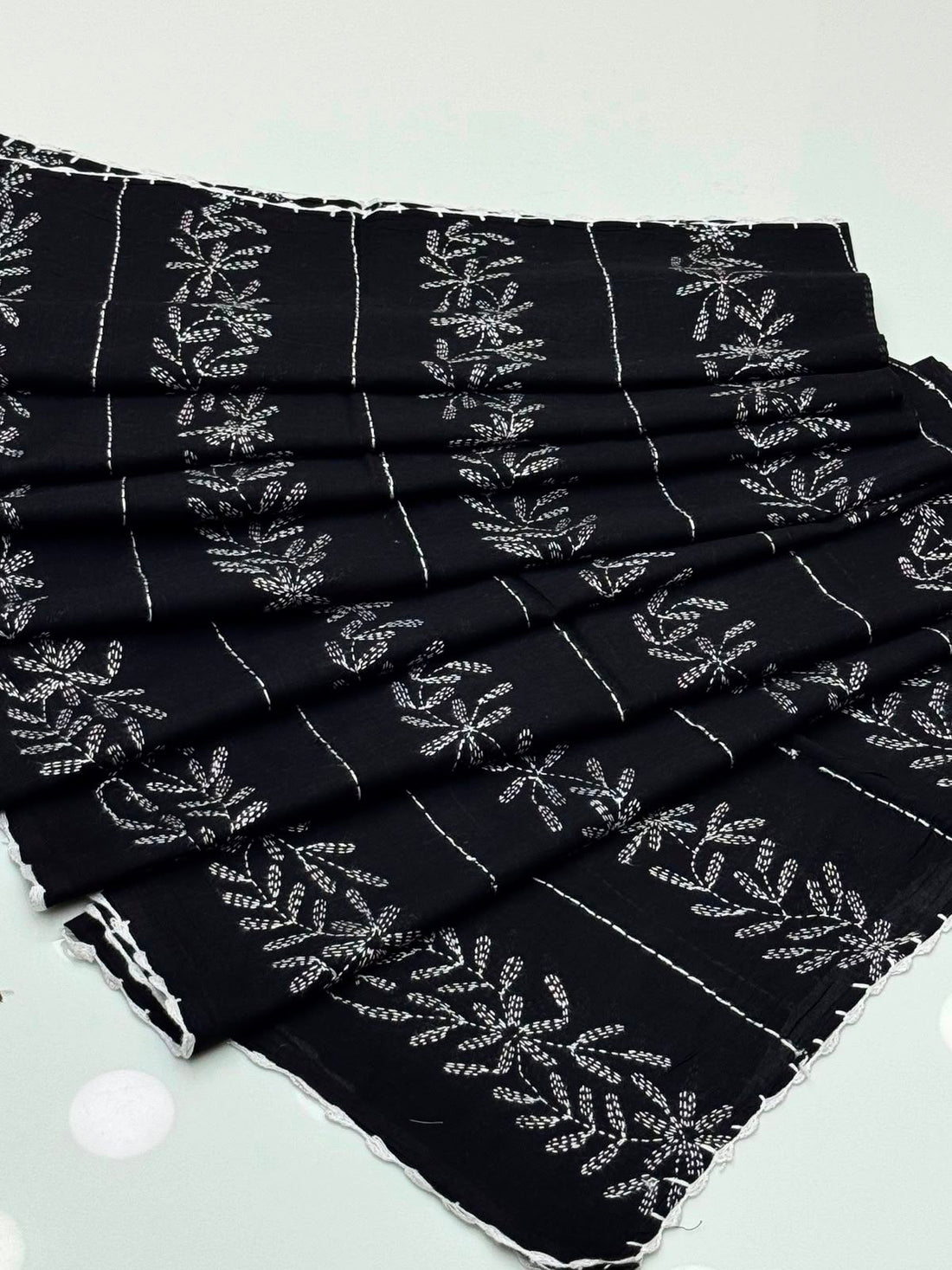 Pure Lawn
Hand Made Multani Embroidery With Tarkashi Chadar