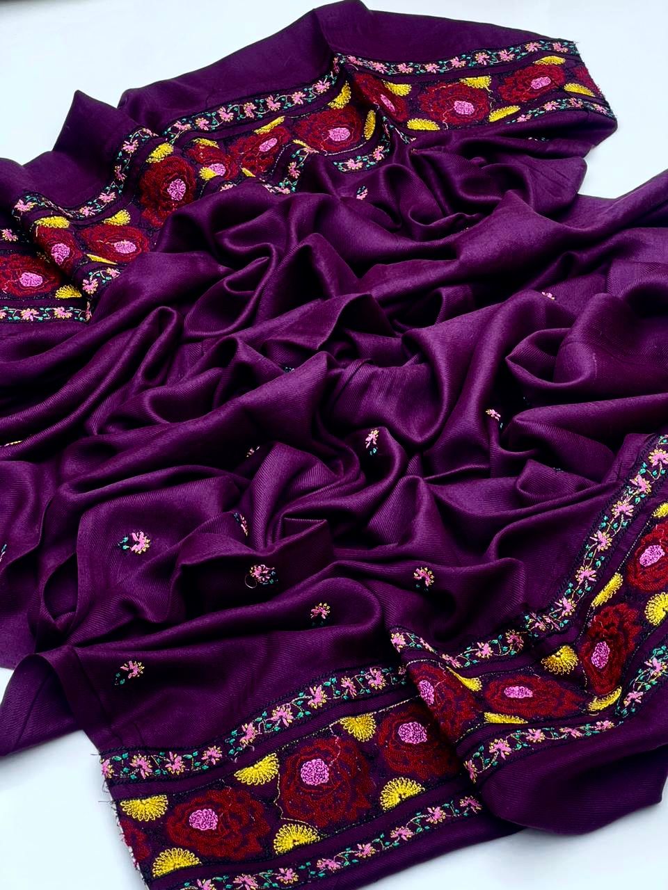 Pashmina
Beautiful Machine Sequence Shawl