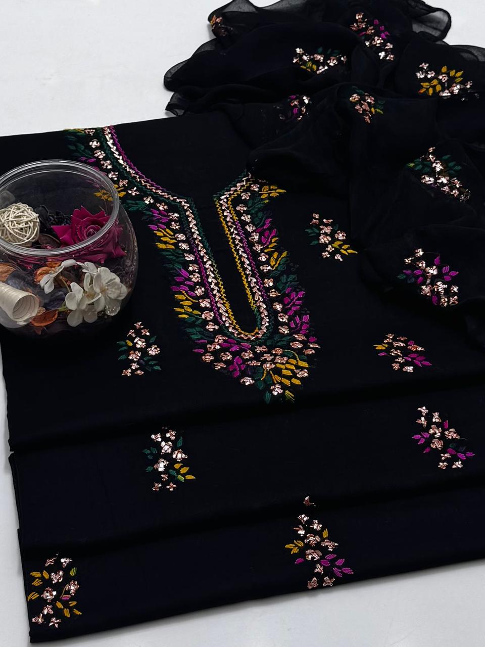 Lawn Summer Dress Collection 
Traditional Hand Made Gotta
3 Pieces Suit Chiffon Duppatta Boti Style Along With Trouser