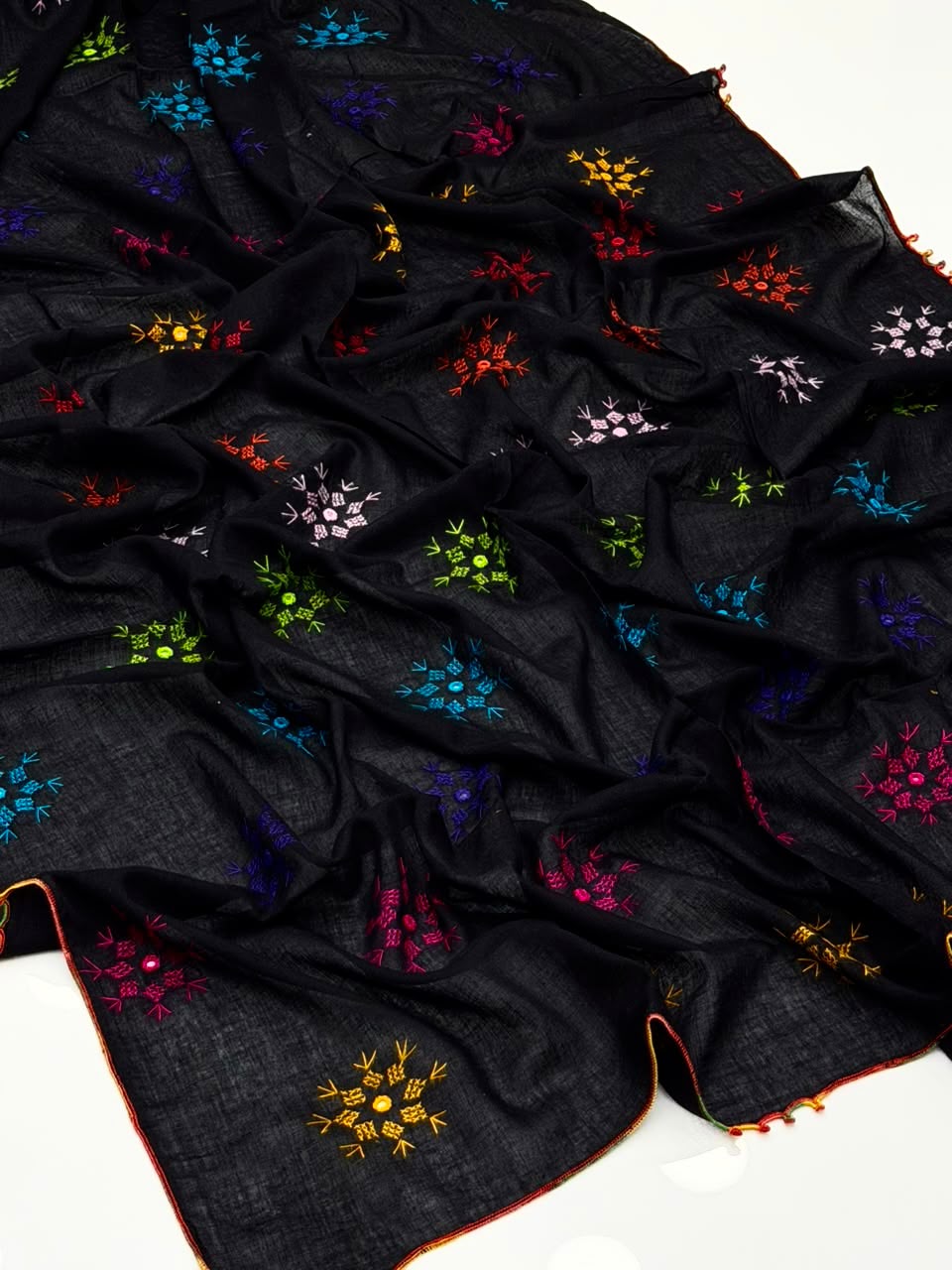 Pure Lawn
Hand Made Cross Stitch Embroidery With Mirror Chadar