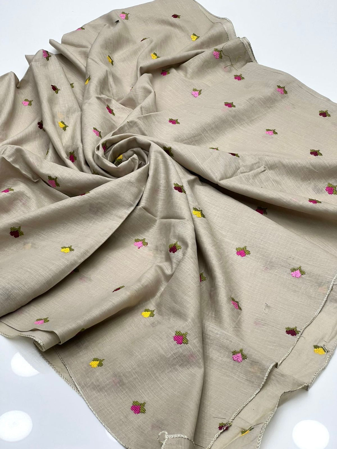 Pure Lawn
Machine Cross Stitch Embroidery Chadar