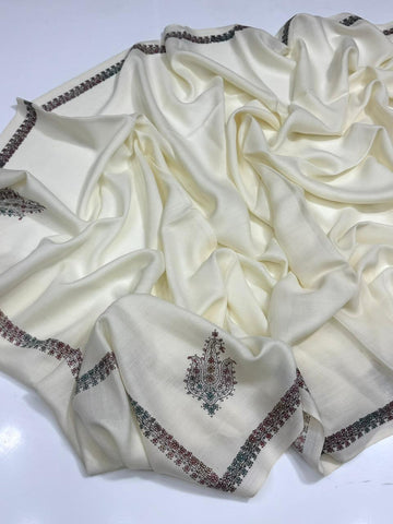 Pashmina
Hand Made Kashmiri Embroidery With Block Print Shawl