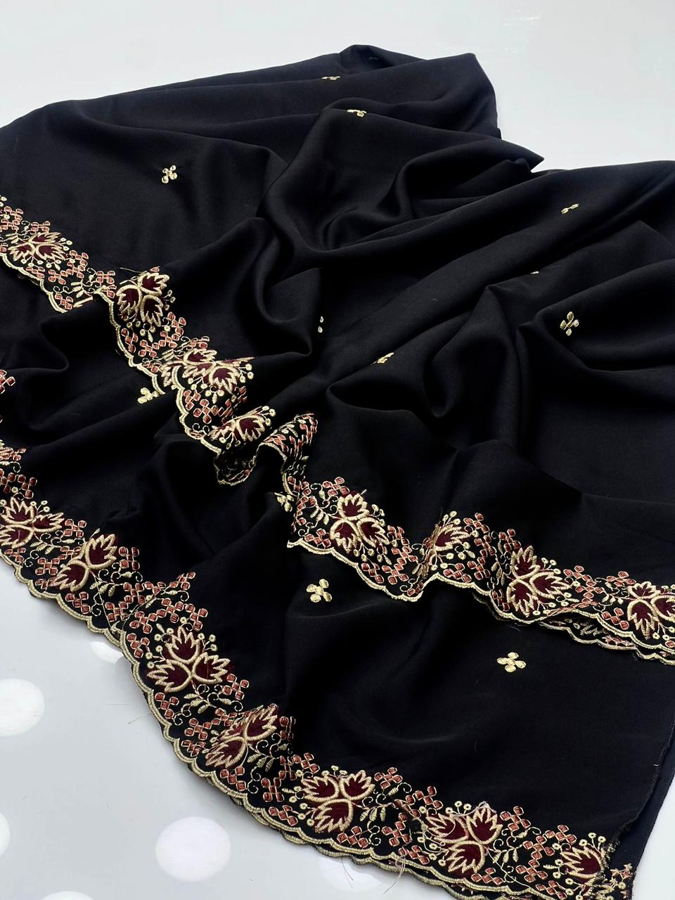 Swiss Lawn
Beautiful Machine Embroidery Chadar