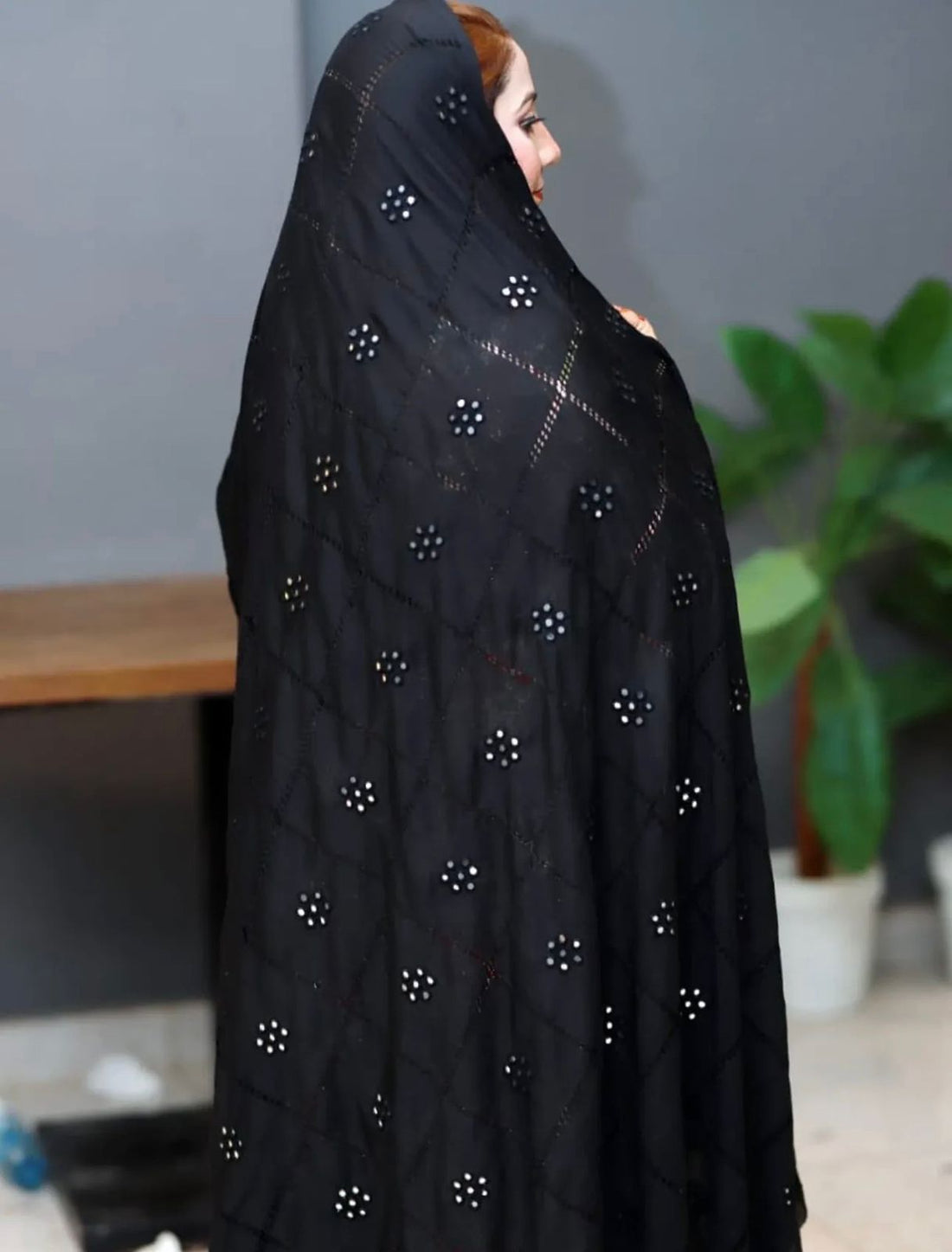 Swiss Lawn Chadar
Traditional Multani Hand Made Chadar with Mirror Work and Tarkashi