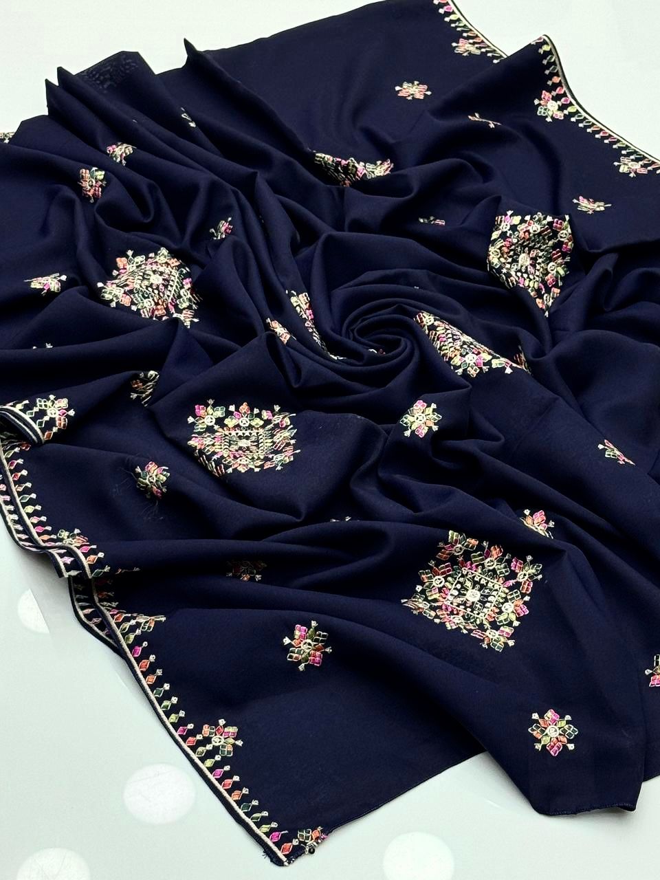 Swiss Lawn
Machine Balochi Embroidery Chadar