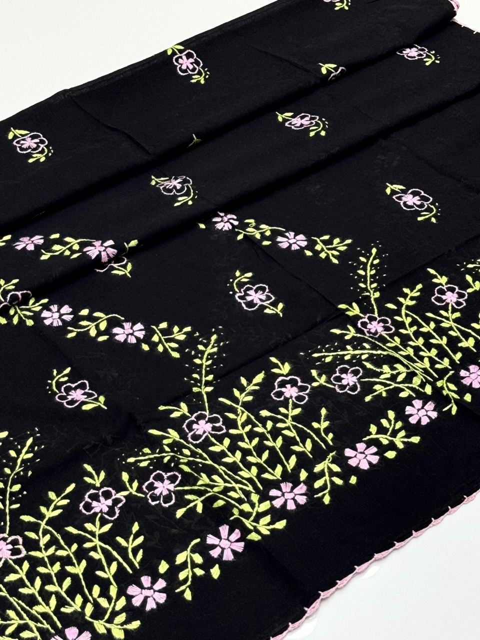 Pure Lawn
Hand Made Multani Embroidery Chadar