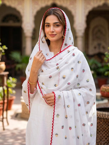 Pure Lawn
Hand Made Multani Embroidery Chadar