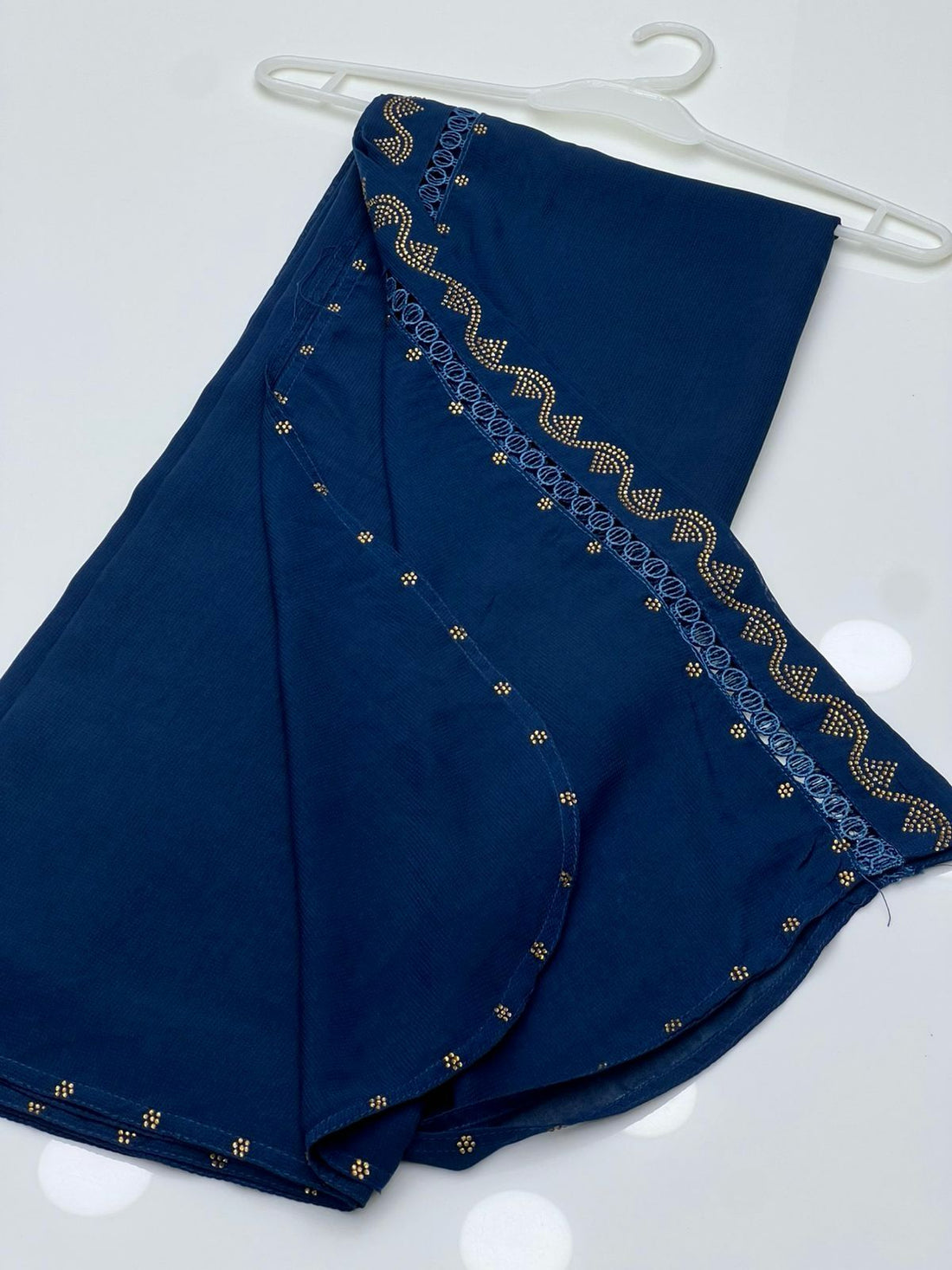 Korean Georgette Fabric
Beautiful Stones Work 1 Sided Border Chadar