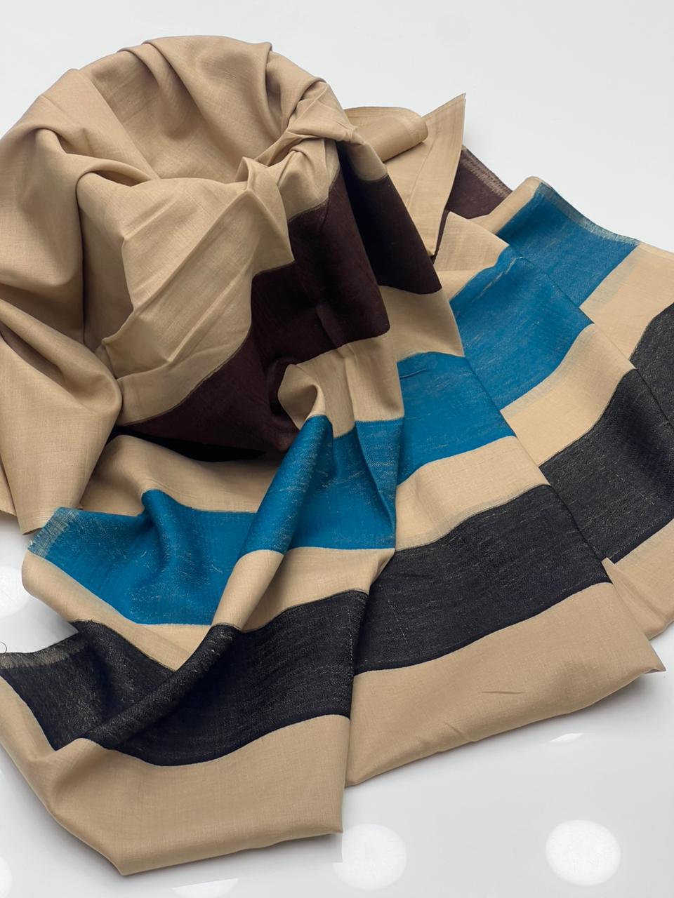 Pure Lawn
Beautiful Banarsi Chadar