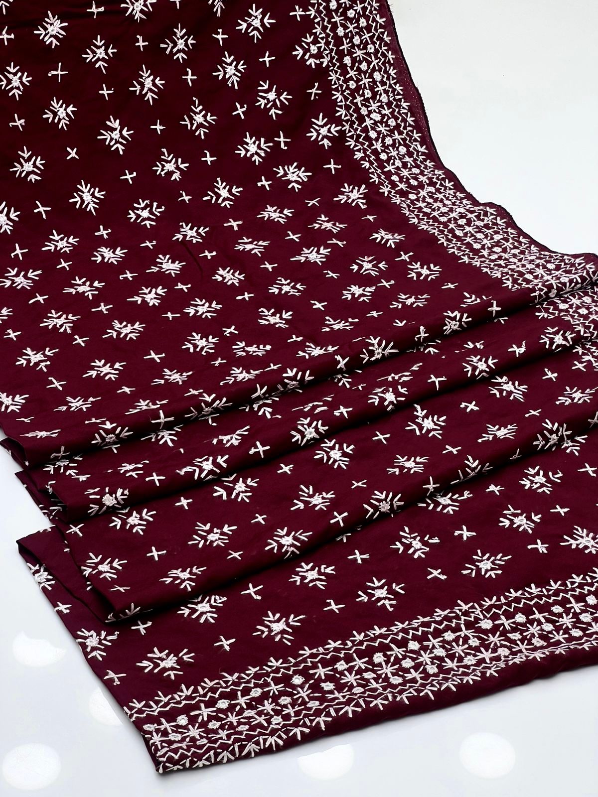 Swiss Lawn Fabric
Hand Made Sindhi Embroidery Chadar