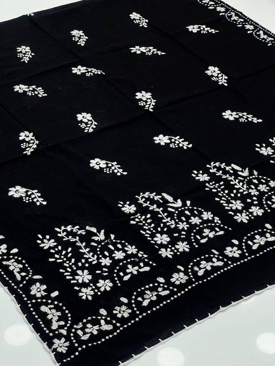 Pure Lawn
Hand Made Multani Embroidery With Sequence Chadar