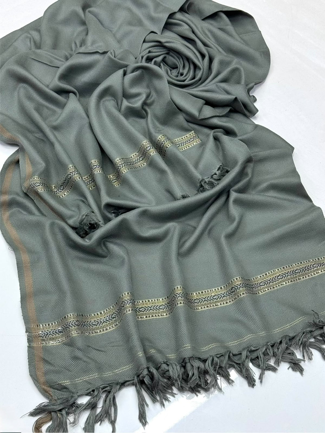 Gents Wool Shawl
Beautiful Gents Shawl