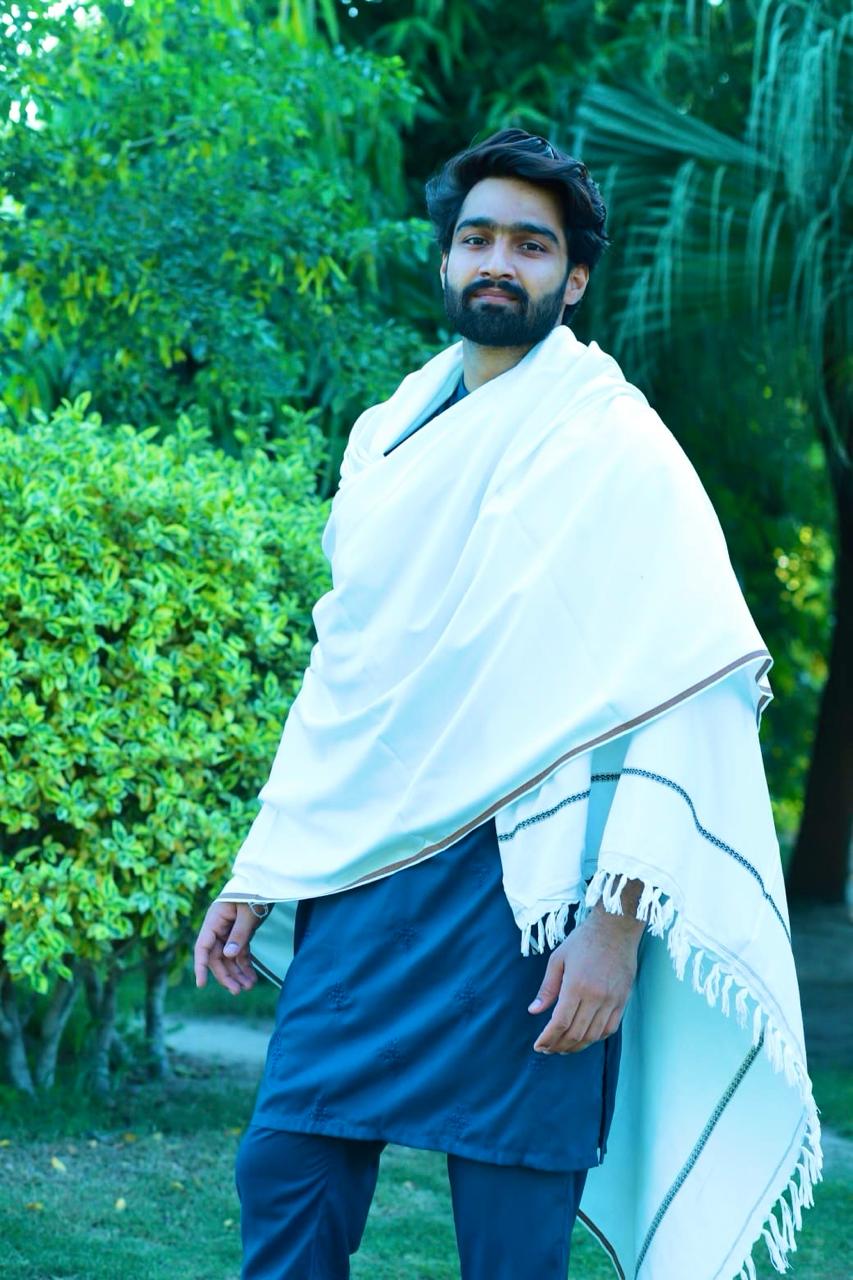 Gents Wool Shawl
Elegant And Beautiful Gents Shawl