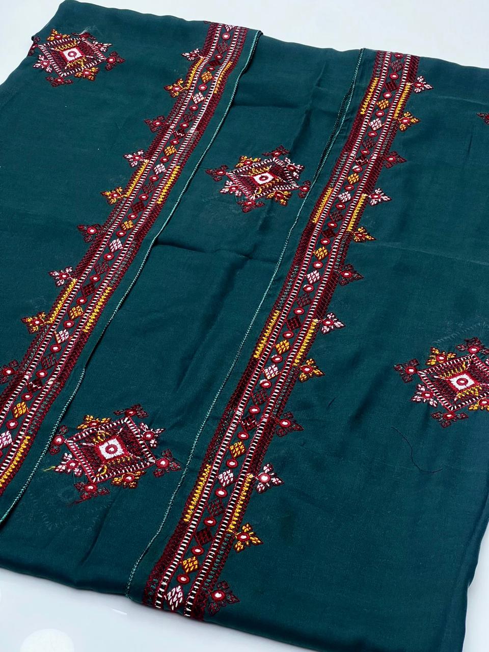 Swiss Lawn
Machine Balochi Embroidery Chadar