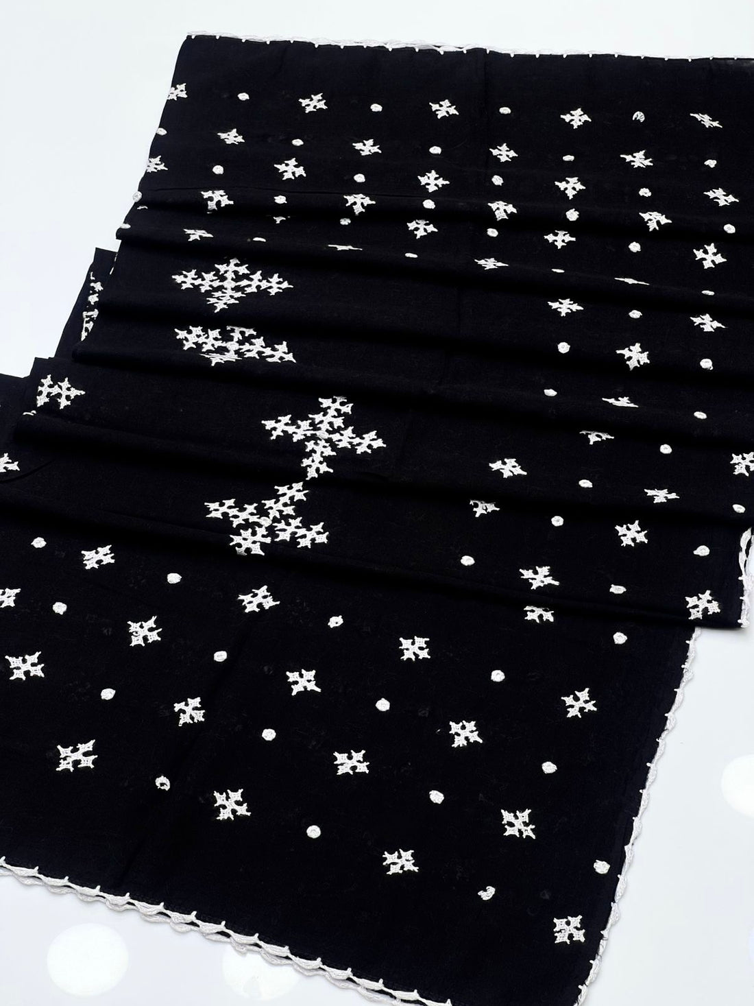 Pure Lawn
Hand Made Sindhi Embroidery With Mirror Chadar