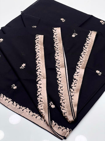 Swiss Lawn Fabric
Elegant And Beautiful Machine Embroidery Chadar