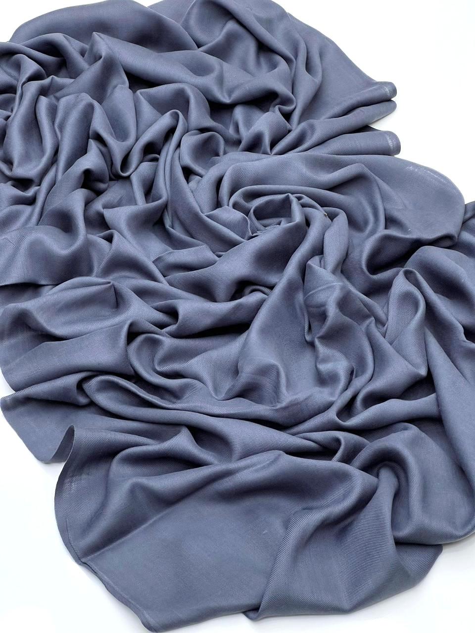 Pashmina Shawl
Elegant And Beautiful Simple Shawl