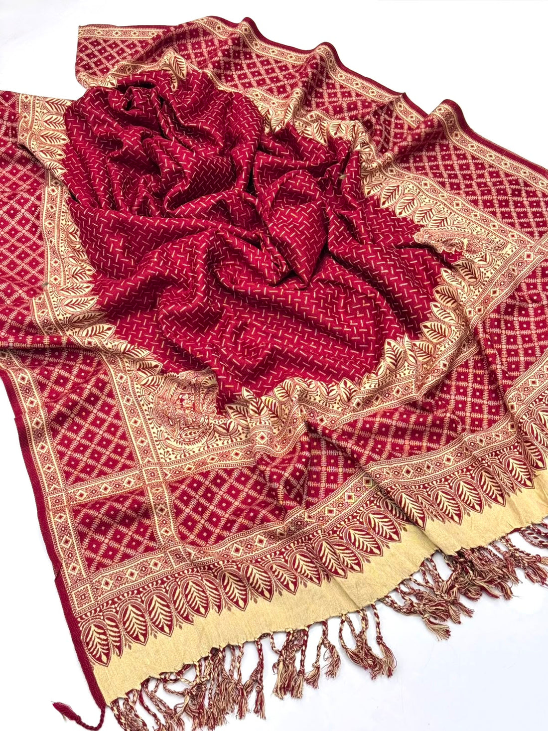 Pashmina Shawl
Beautiful Bnarsi Double Tone Shawl
