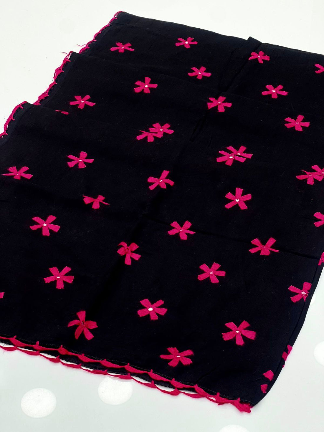 Pure Lawn
Hand Made Multani Embroidery With Mirror Chadar