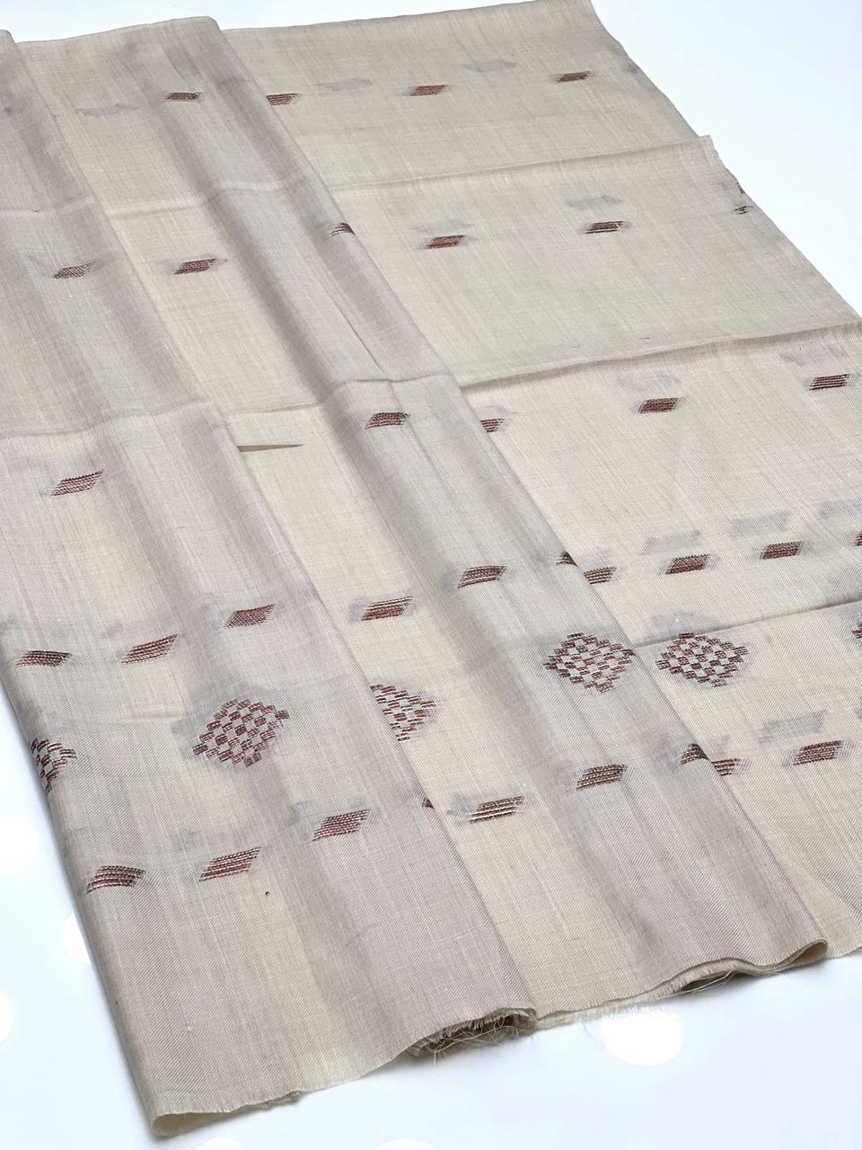 Pashmina Shawl
Elegant And Beautiful Banarsi