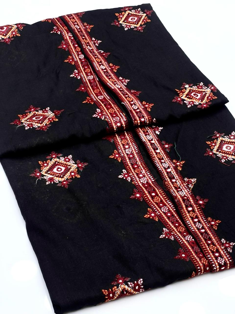 Pure Lawn Fabric
Machine Balochi Embroidered Chadar