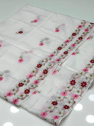 Swiss Lawn
Beautiful Machine Embroidery Chadar