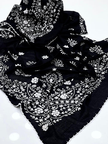 Pure Lawn Fabric
Elegant And Beautiful Hand Made Multani Embroidery Chadar