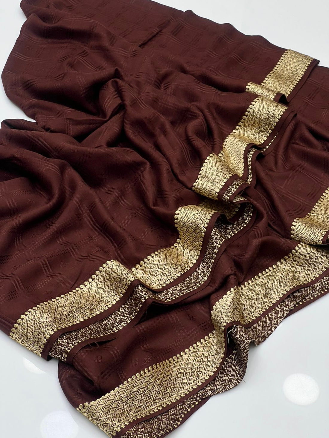 Arabic Linen
Beautiful Banarsi Chadar