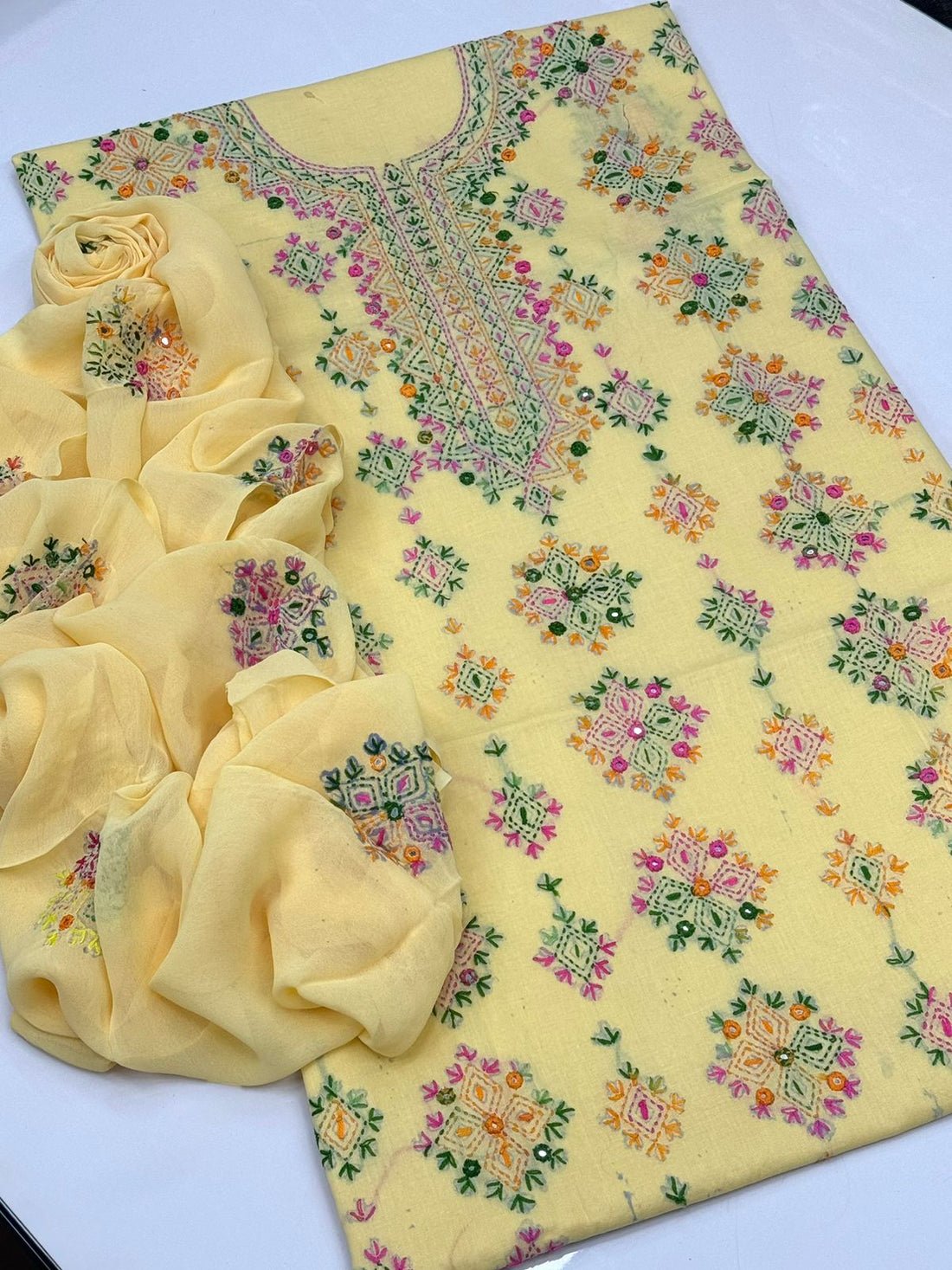 Lawn Summer
Traditional Hand Made Multani Embriodery 
3 Piece Suit