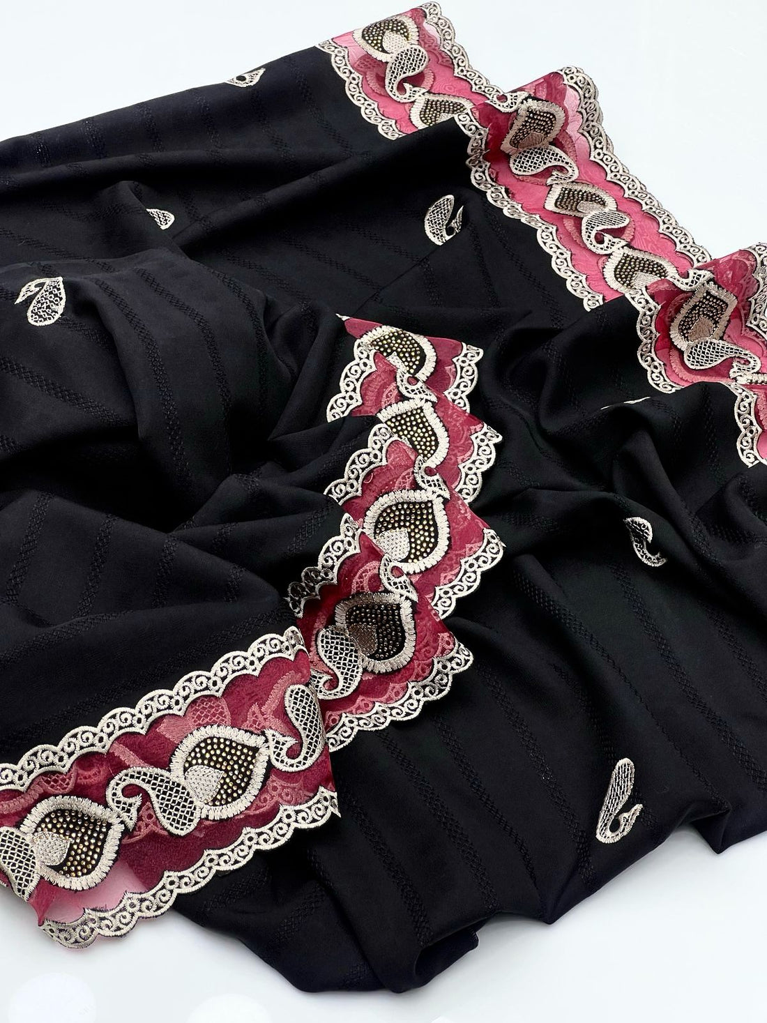 Swiss Lawn Fabric
Elegant And Beautiful Laser Cut Chadar