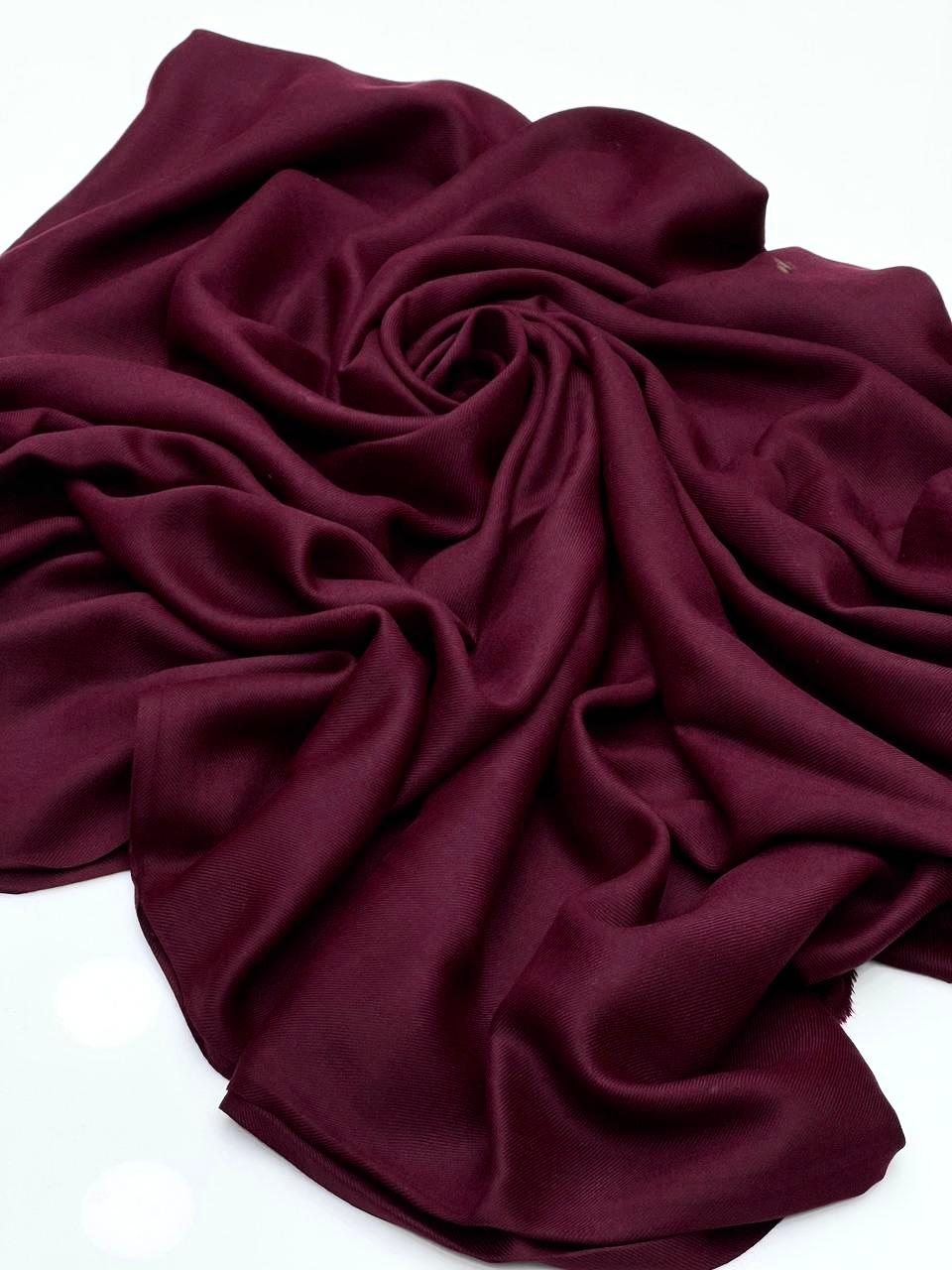 Pashmina Shawl
Elegant And Beautiful Simple Shawl