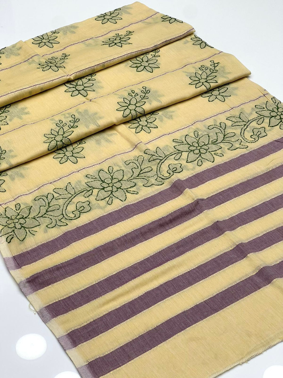 Pure Lawn khaddi Banarsi
Hand Made Multani Embroidery Chadar