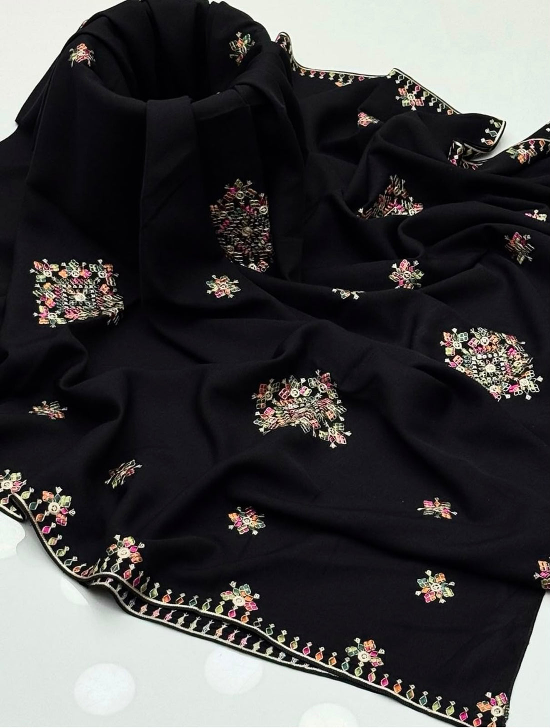 Swiss Lawn
Beautiful Machine Balochi Embroidery Chadar
