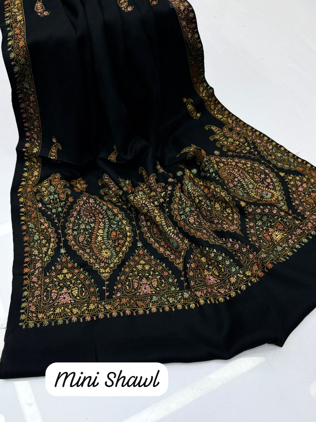 Pashmina Mini Shawl
Hand Made Kashmiri Shawl
