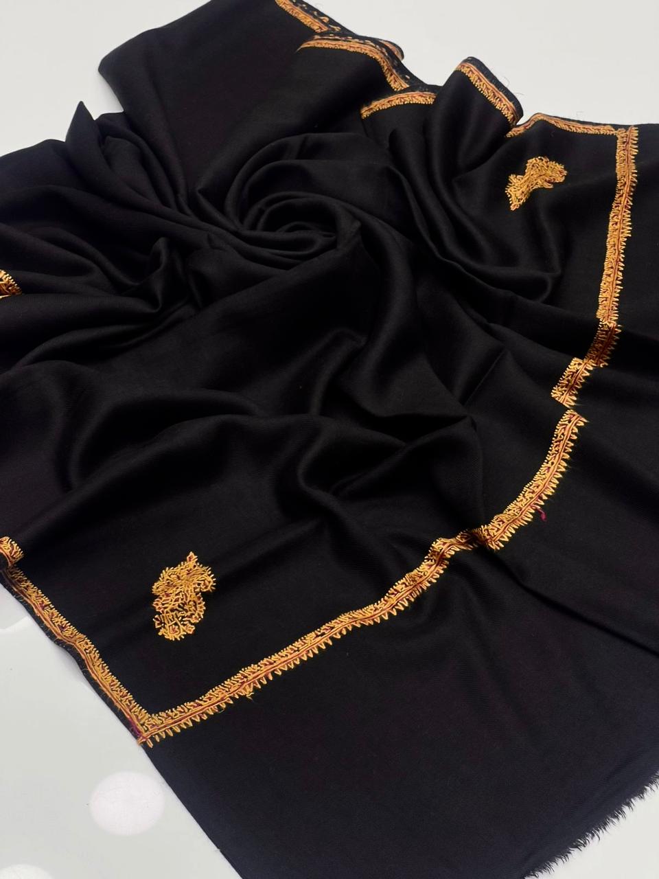 Pashmina
Hand Made Kashmiri Embroidery With Block Print Shawl