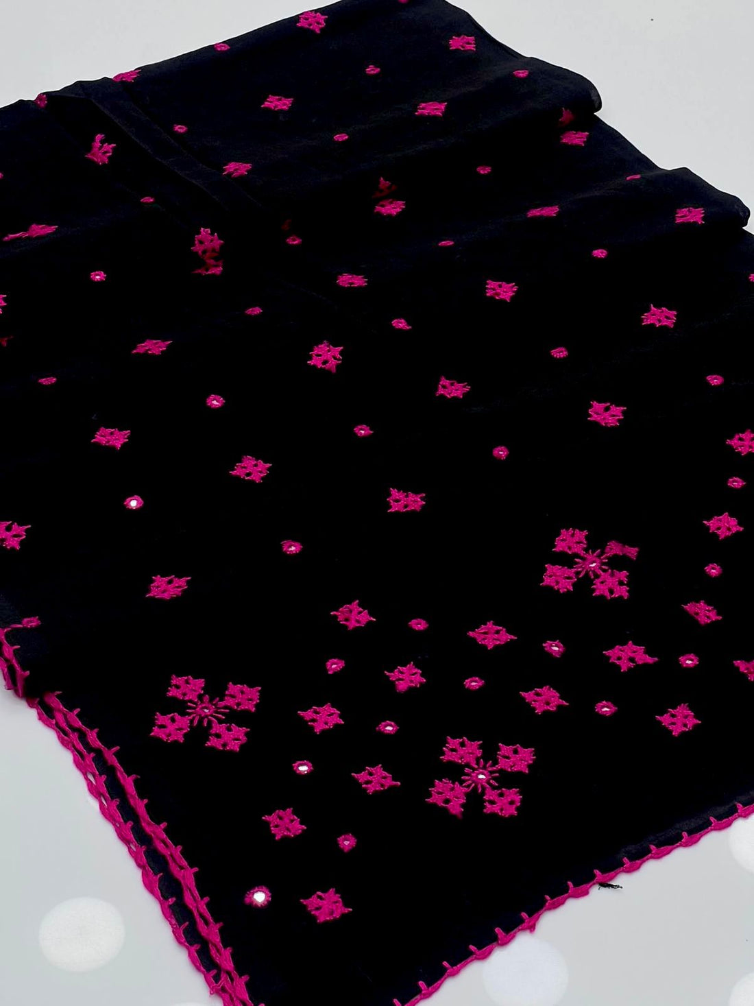 Pure Lawn
Hand Made Sindhi Embroidery With Mirror Chadar